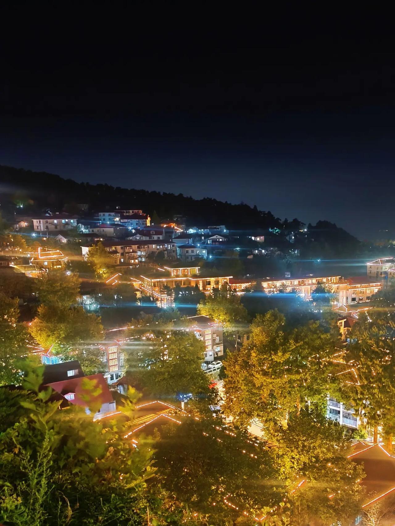 原来庐山晚上长这样。你最近一次看夜景是什么时候？ 庐山夜景庐山旅游 江西旅游旅行