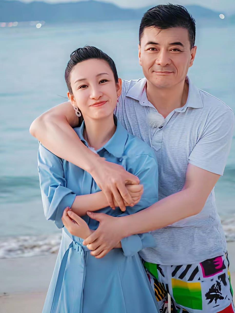 陈建斌说秦海璐老公长得丑，秦海璐没有尬笑，没有打圆场，直接怼了回去。“我老公是丑