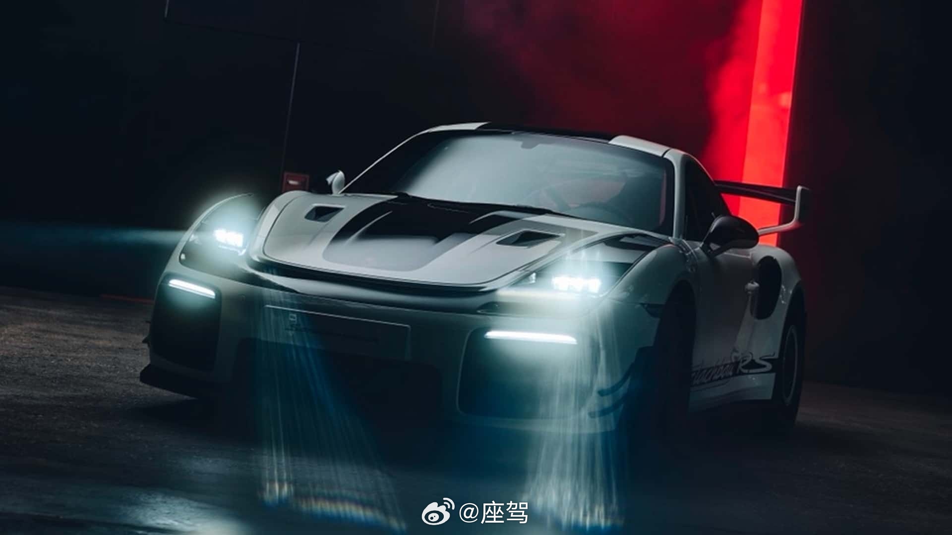 保时捷顶级定制部门 Sonderwunsch 历时三年研发，打造出全球仅此一辆的