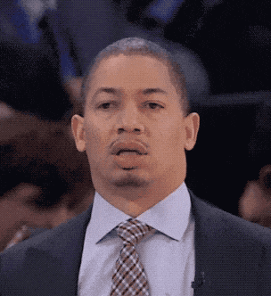 你觉得泰伦卢应该下课吗？ ​​​