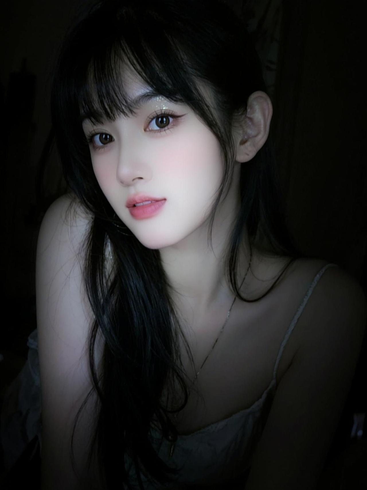 永远有人更漂亮，所以我做自己
 顺从自己，取悦自己，置顶自己