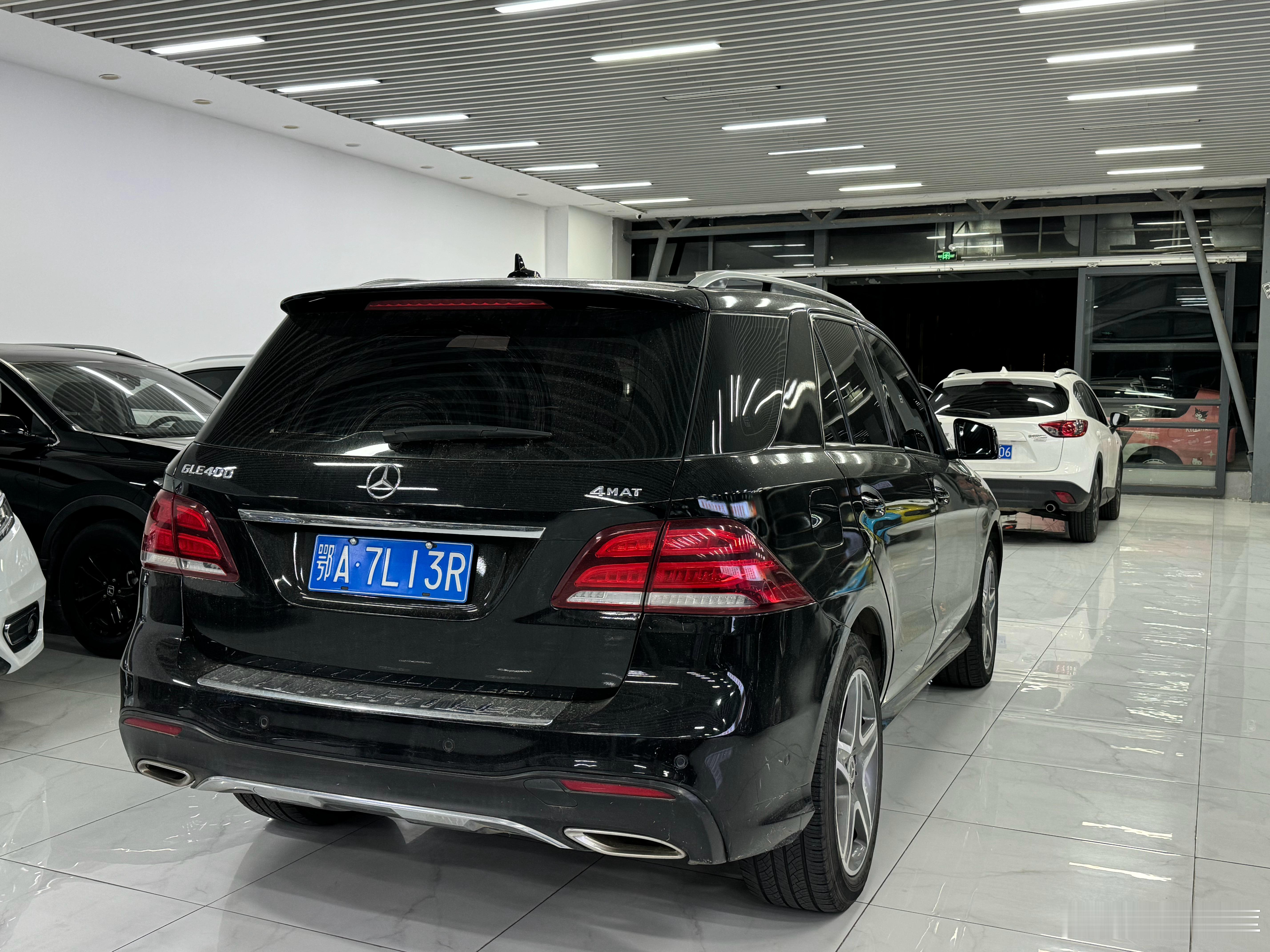 顺利到达武汉把车停进店里拍点素材准备下班回家 完美一天成功收购三台 薄利多销🙋