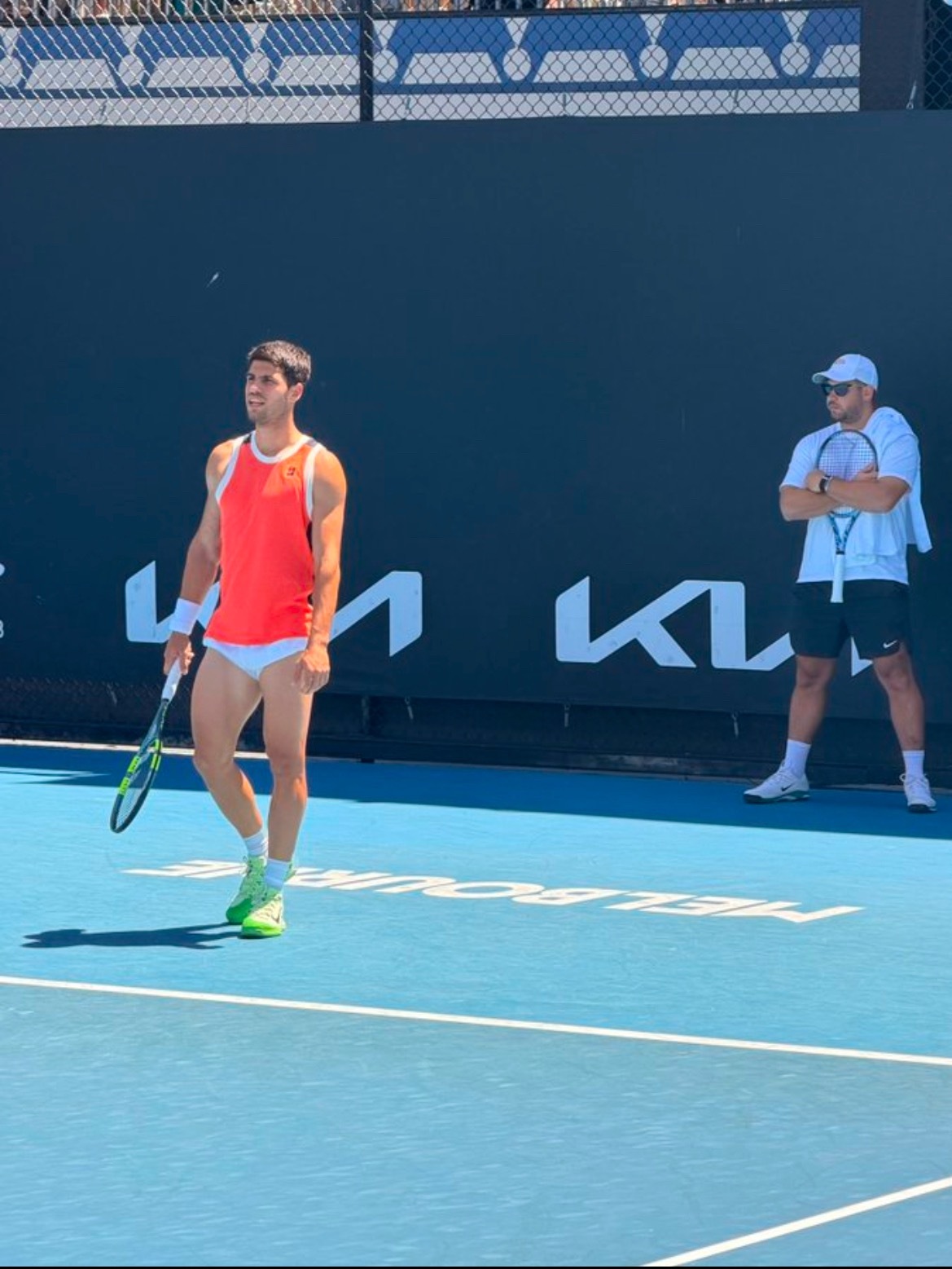 澳网因高温暂停网球talking大会澳网2026 今天墨尔本的天气把比赛和训练的