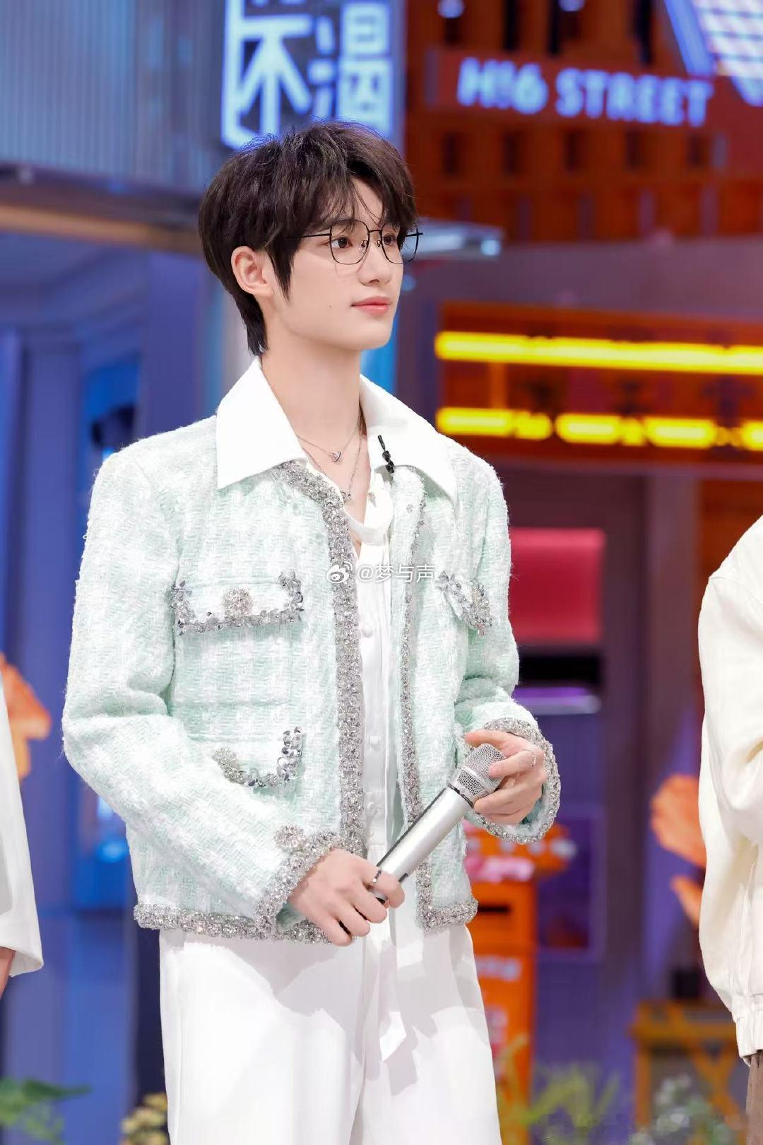 丁程鑫浮夸版丁总 你好星期六 看丁程鑫演霸总，我终于明白什么叫“霸道总裁爱上我”