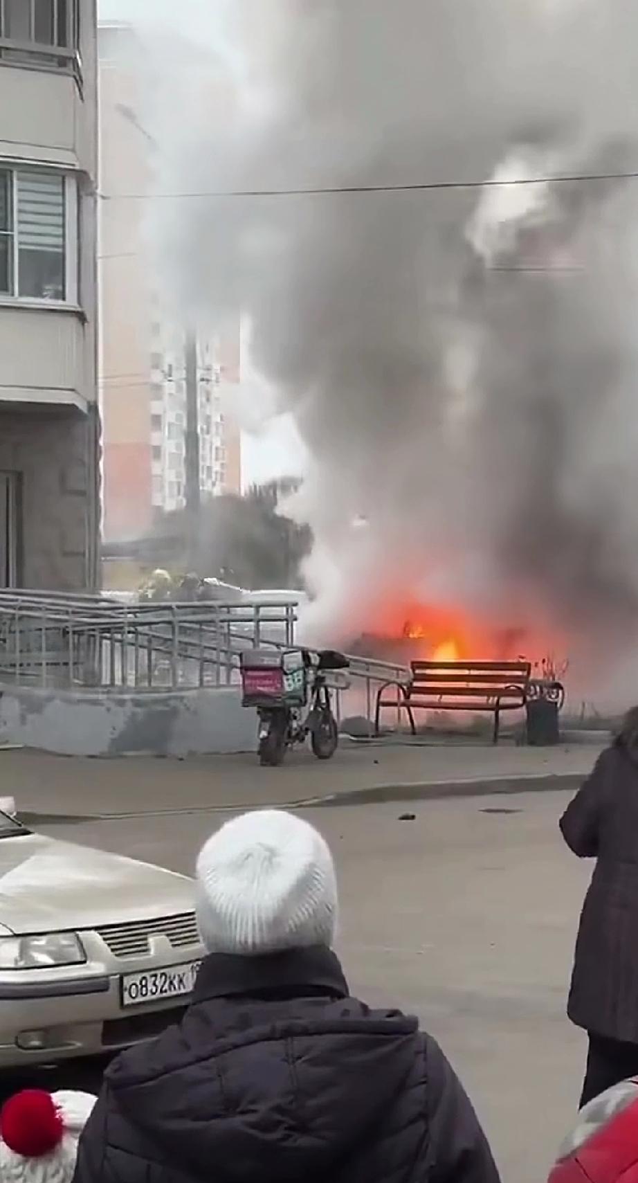 俄罗斯莫斯科街头突发汽车炸弹爆炸事件，车主为军事技术专家。
近期，俄罗斯对中国实