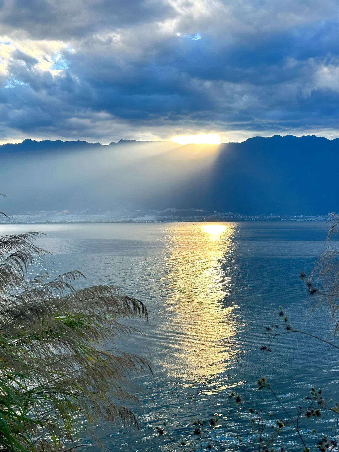 大理的丁达尔，是神明洒下的浪漫光影