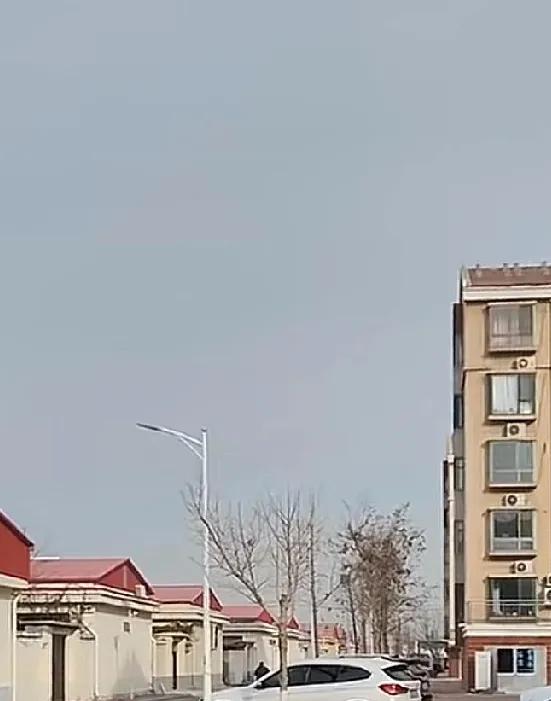 发现家里两兄弟的都不团结，小时候都兄友弟恭，互帮互助的，长大了娶了媳妇后，比那外