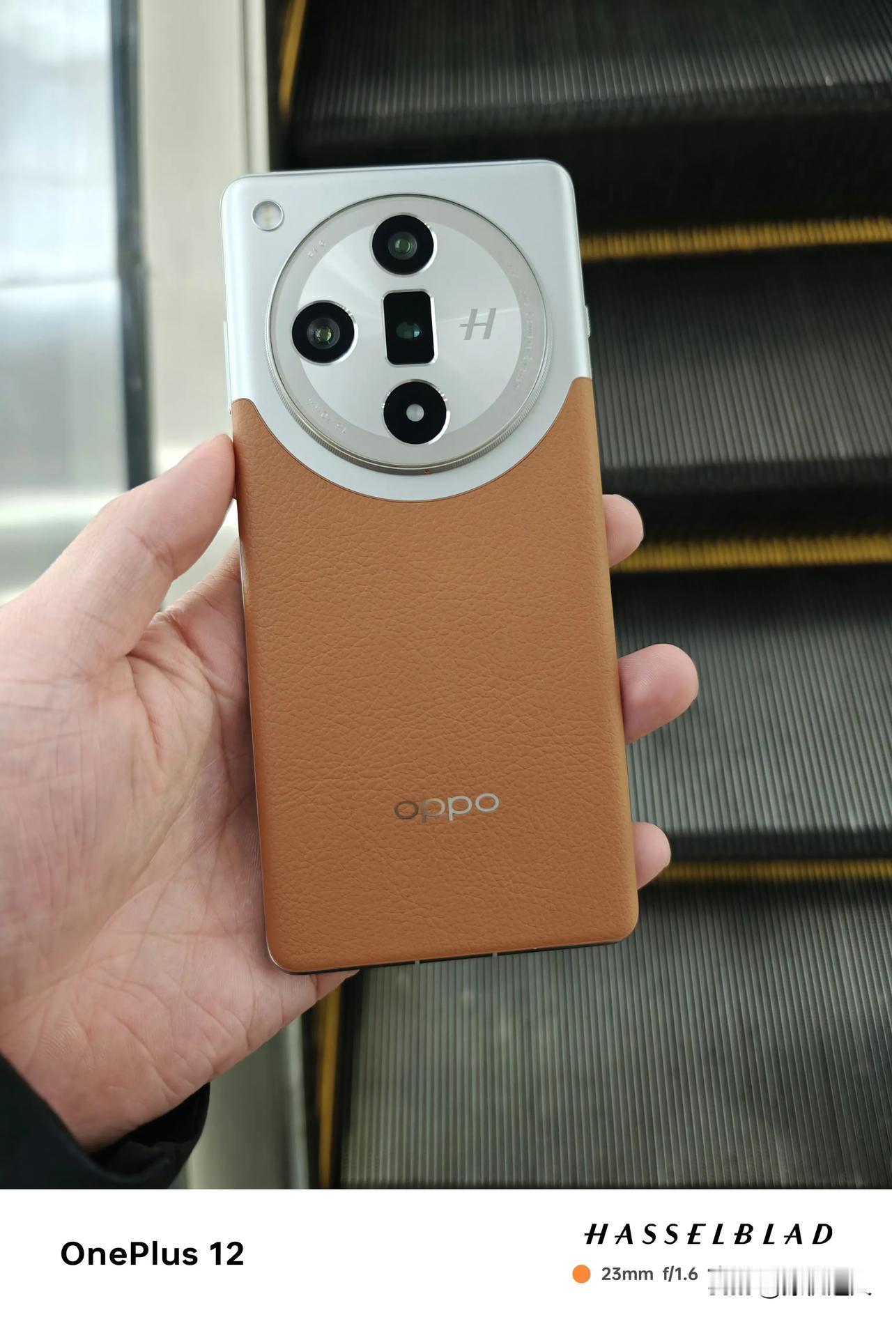 OPPO Find X7真机，这个样子你们觉得怎么样？ ​​​好看吗？？？满分?
