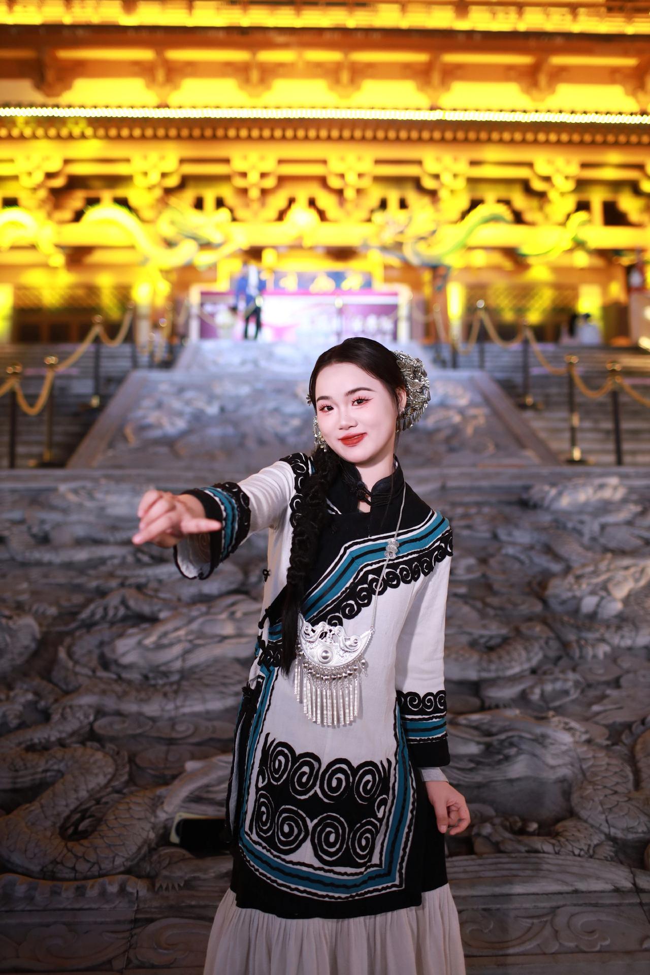 少数民族服饰 民族服装 这就是少数民族 少数民族文化 少数民族