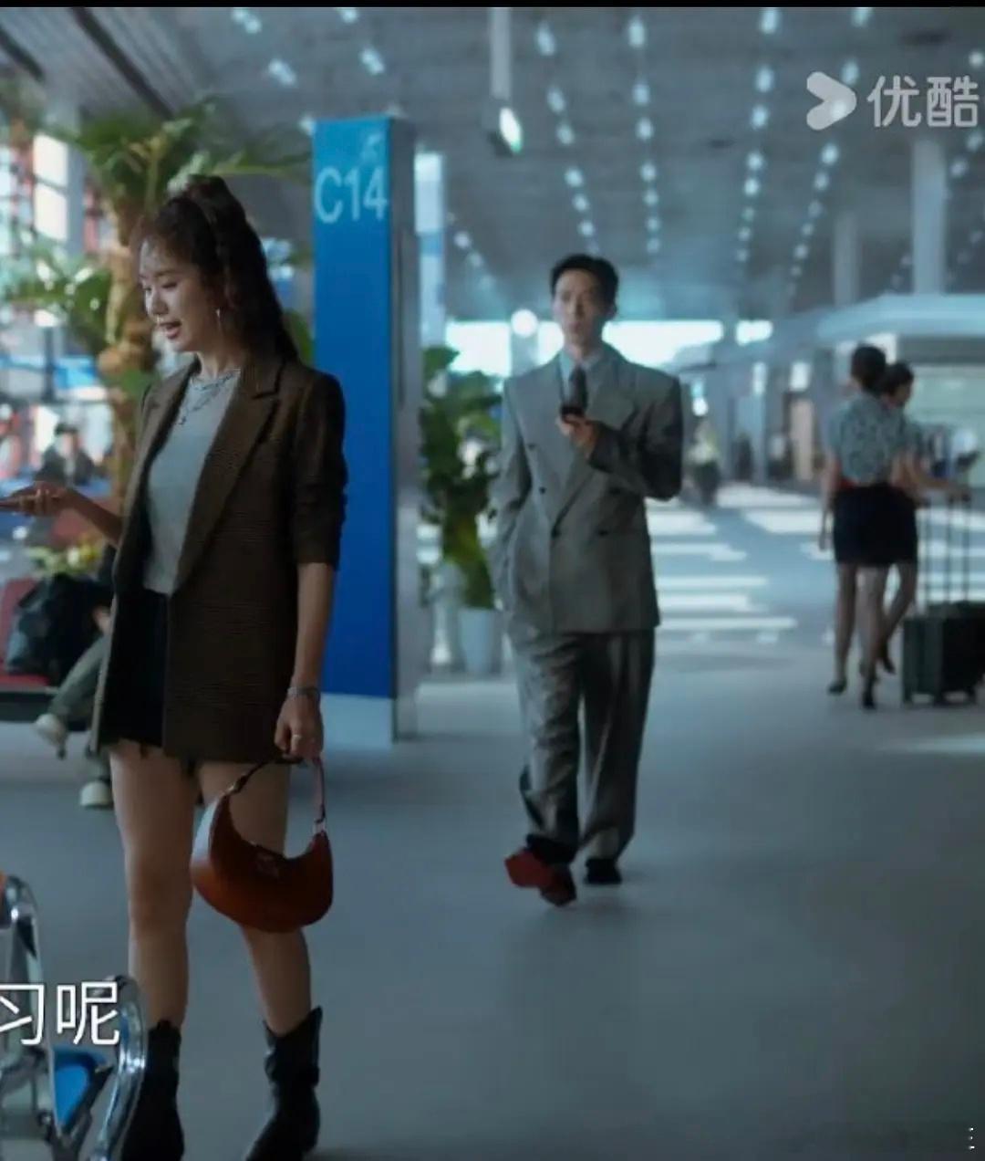 早春晴朗 选角这就是全北京最有腔调的男人，井柏然的栾念luke吗？ ​​​