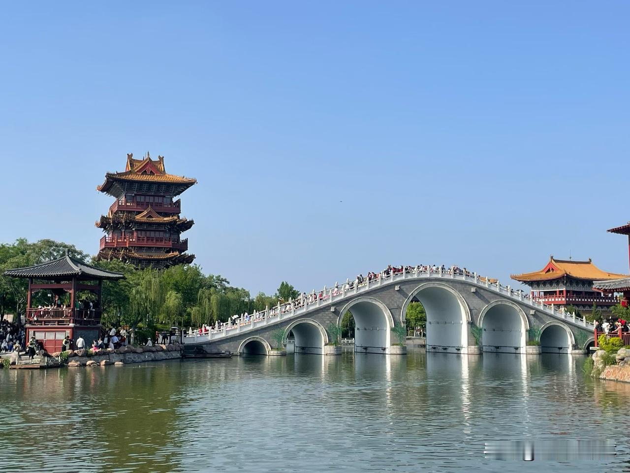 想想，我们现在即是最平常的人也比古代的黄帝活得幸福，你就拿当下的酷热难耐来说吧，