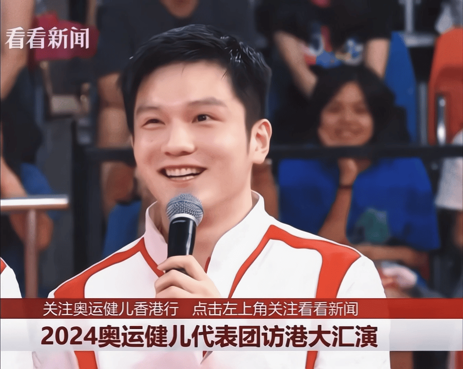 #樊振东大小眼笑已回归#  内地奥运健儿代表团在香港进行三天访问，三天的时间里，
