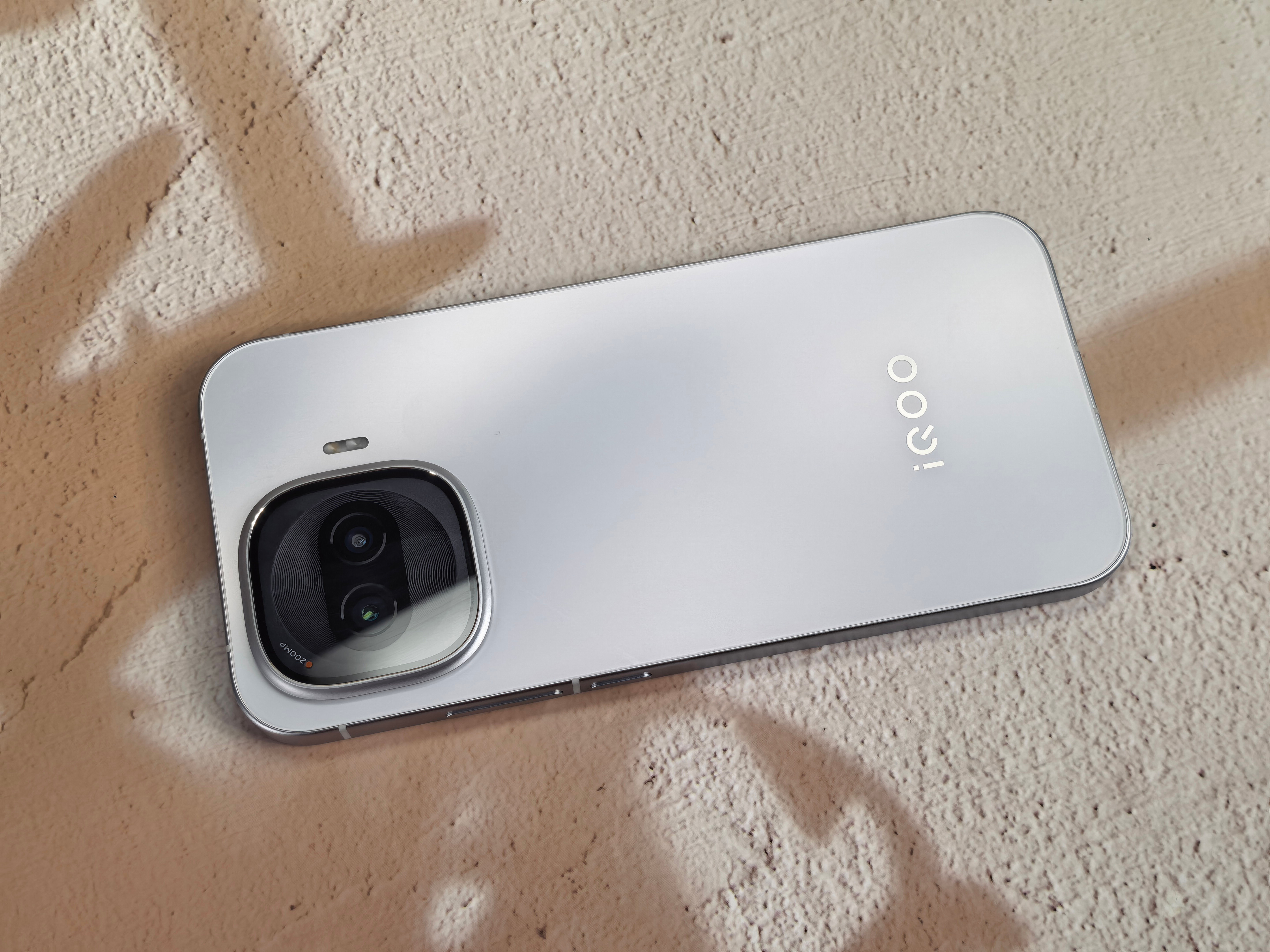 这段时间用iQOO Z11 Turbo还挺顺手的😌续航是真的抗造，出门一整天都