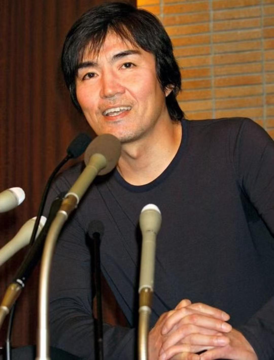 东野圭吾醍醐灌顶的话：
“对错，其实是由自己来决定的，
如果你觉得错了，
回头即