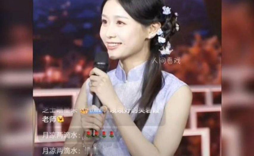 太甜啦🥰央视中秋探班！李思潼用潮汕话小声喊王晓慧，画面超治