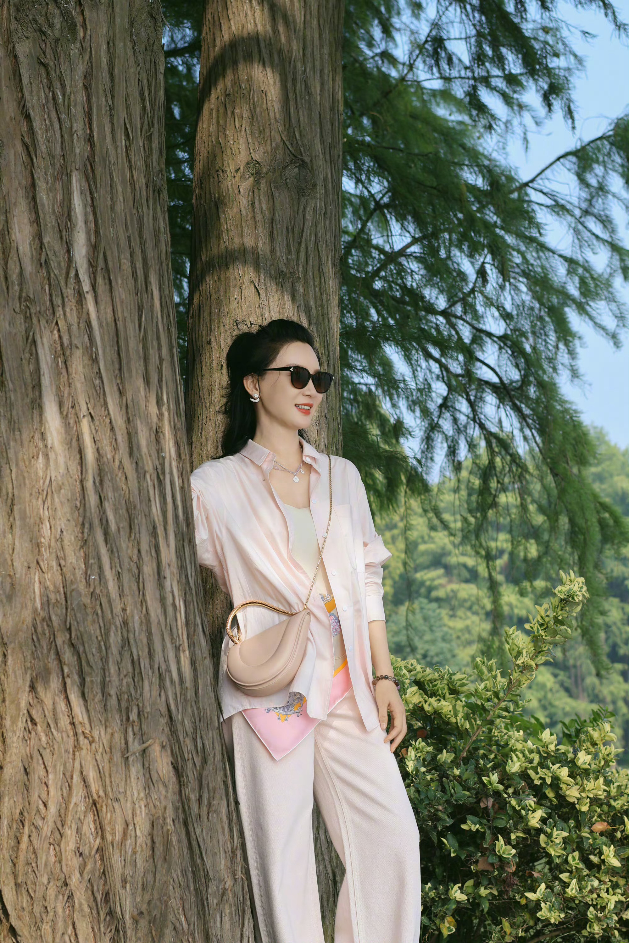 看到你的美照怎么你不快乐[奶牛猫]美如天仙 姐姐你也要快乐呦[期待]陈数 ​​​