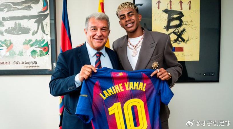 巴萨前主席拉波尔塔在自己新书发布会上接受采访时表示，巴黎圣日耳曼曾以2.5亿欧元