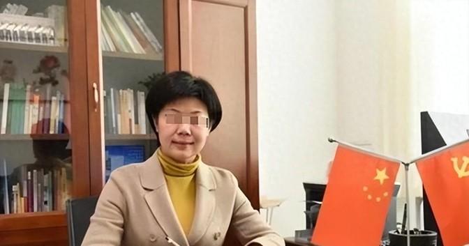 故事：妻子多次出轨，羞辱丈夫“不行”，被丈夫杀死并用电锯分尸
在一个看似普通的家