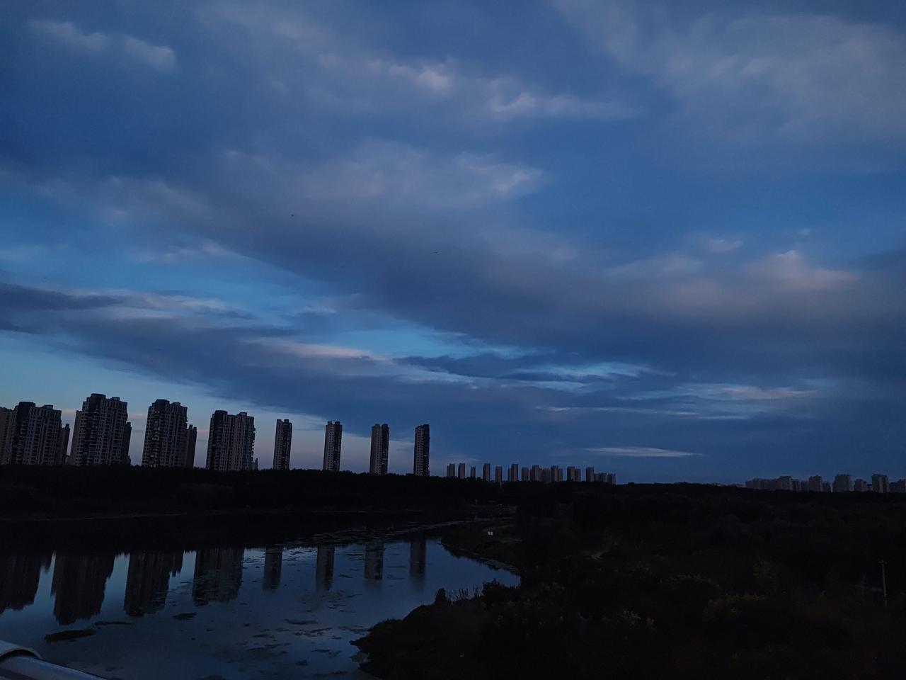 《从头再来》这首歌，我一直印象很深。老一辈正好赶上国企改革，身边很多人经历了变故