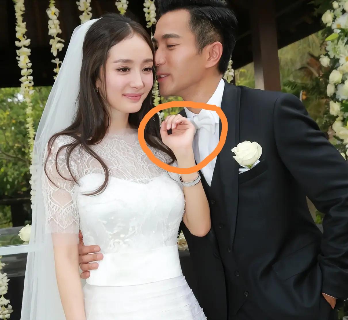 如果当初是真爱的话，我想她应该是不会在婚礼上抗拒男方的吻吧？杨幂