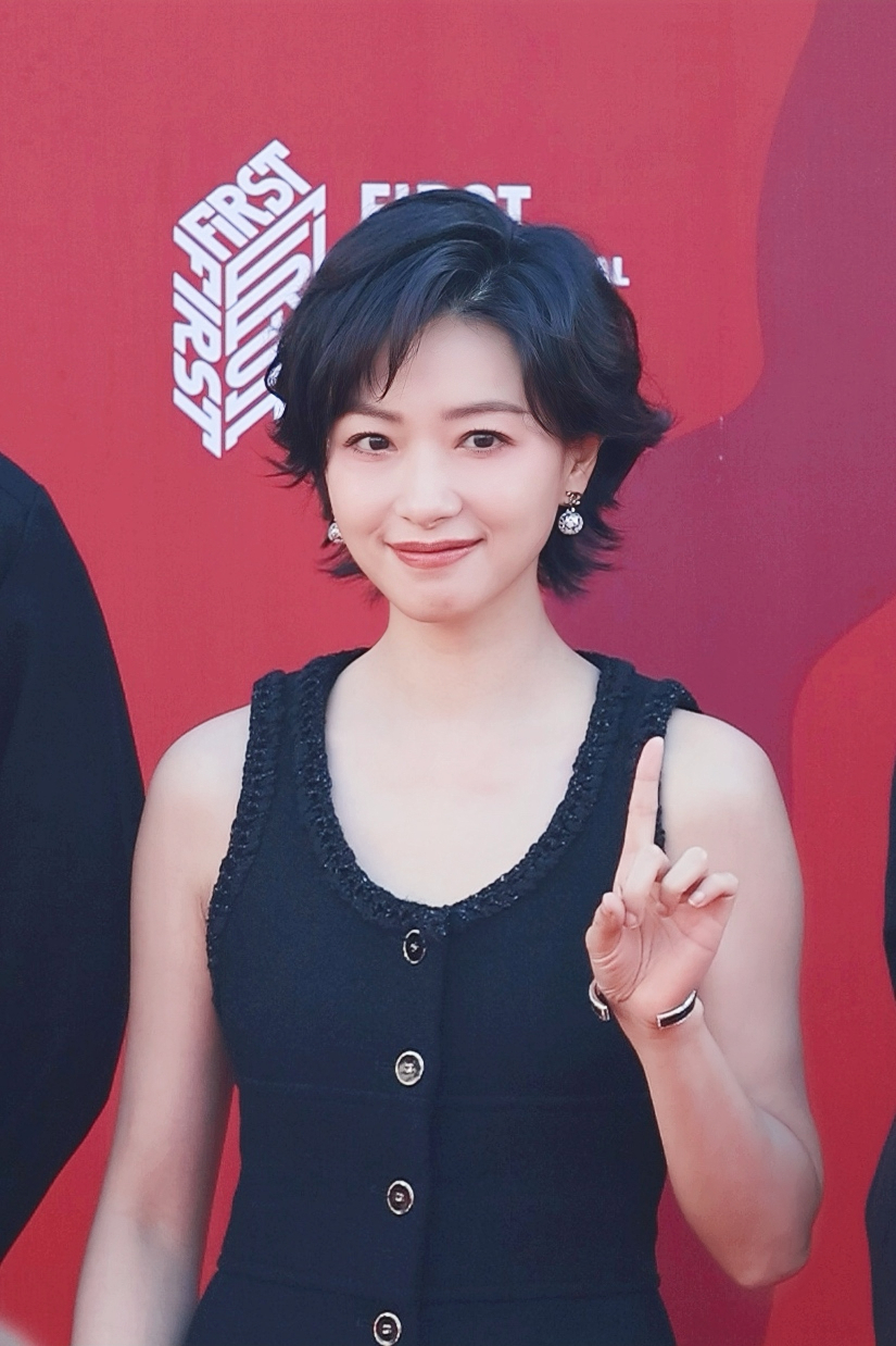 万茜[超话]  wq万茜firstframe年度推介人 万物与你都是自由诗​​​