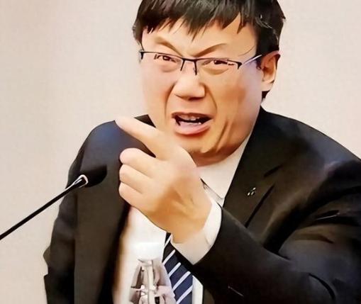 汤家凤教授说得对！全社会都应当认真思考这个问题：为什么人家一边把你的科技企业往死