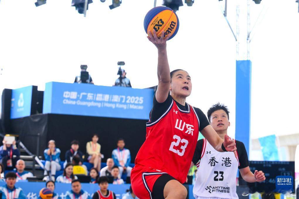 【全运会三人女篮第二日综述：八强对阵出炉 】今日，第十五届全国运动会三人篮球项目