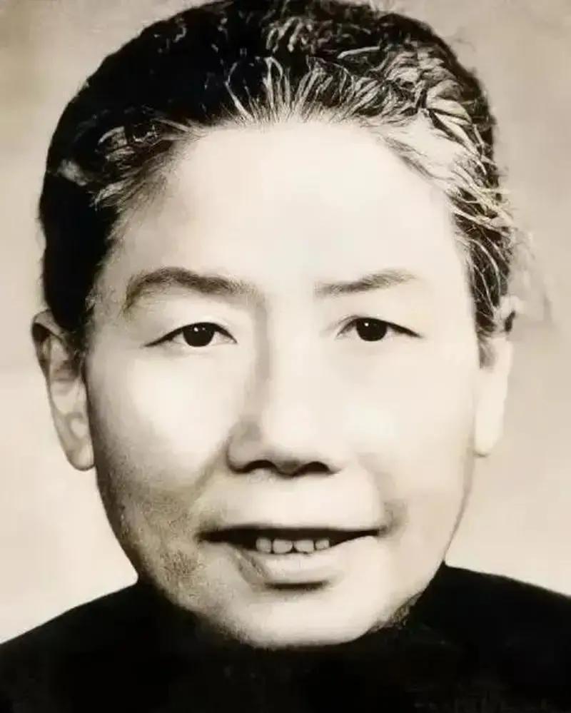 古代太监净身方式可大有讲究。先秦讲究“去势”，只割睾丸，阴茎还在，雄性激素还有点