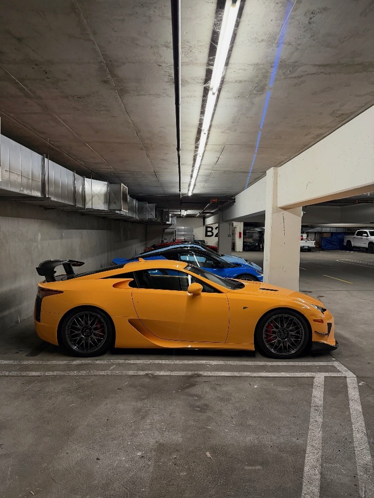 Lexus LFA从概念到量产耗时近十年，是雷克萨斯不计成本打造的超跑，太帅了 