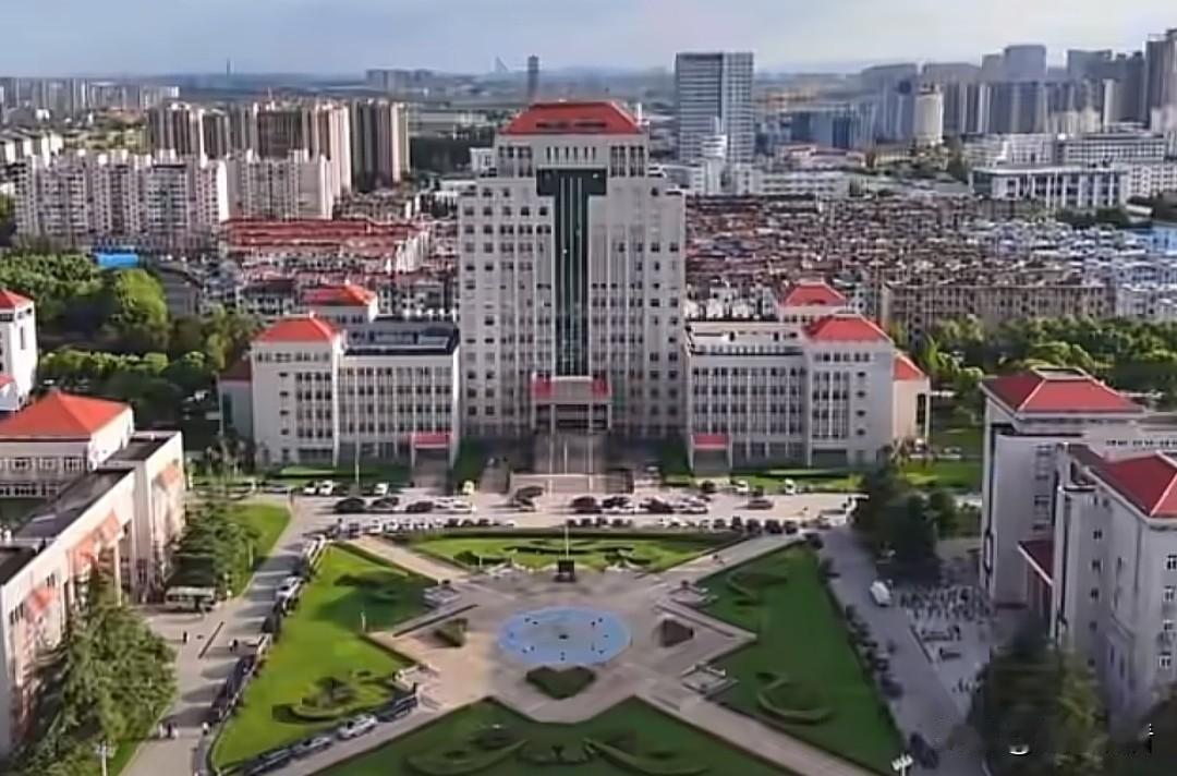 近日，扬州大学直接拿下国家级“尖子班”名额，含金量直接拉满！教育部联合工信部筛选