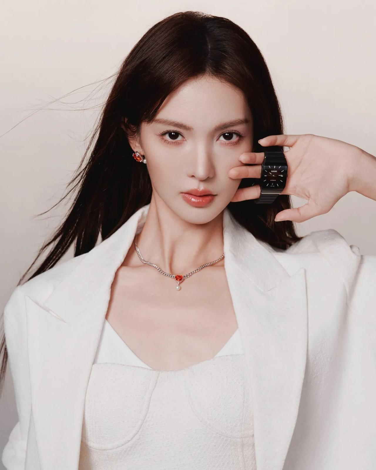 金晨美图分享18金晨 金晨红毯造型 金晨跳舞 金晨穿着 金晨身高 金晨广告大片 