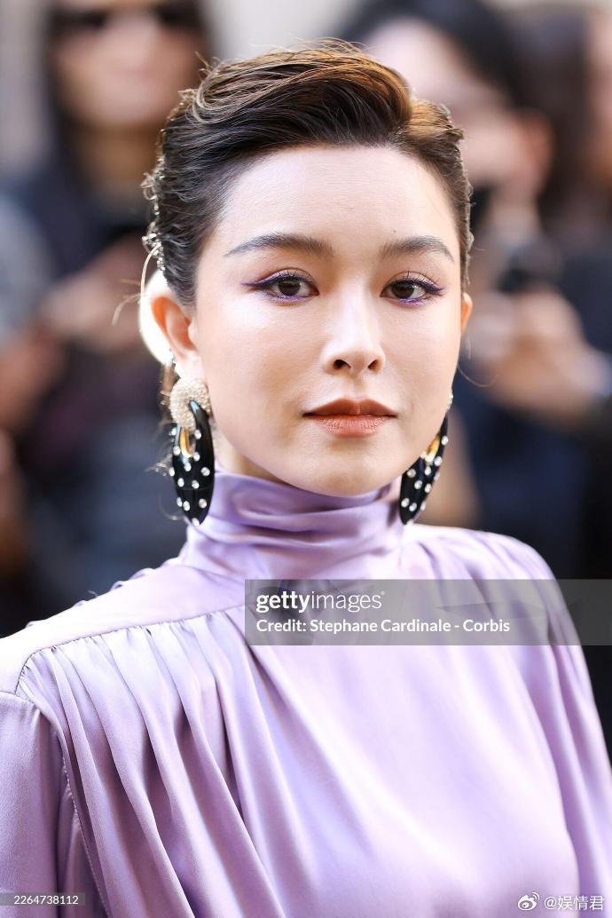 G社拍的文咏珊 文咏珊生图惊艳全场！G社镜头下的她，自带港风滤镜，骨相优越得让人