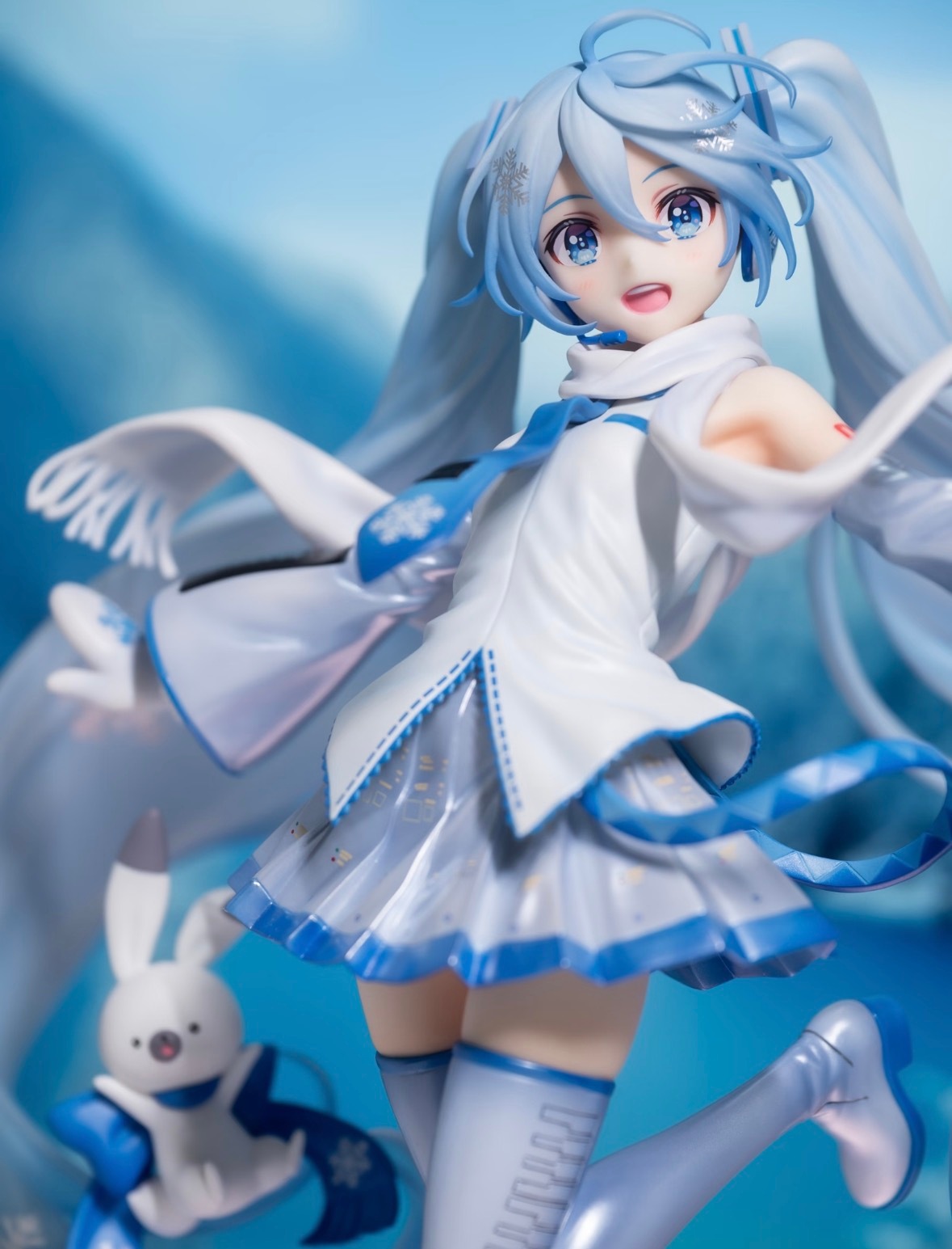 雪初音 SKY TOWN 10周年纪念手办❄️虽然这次的造型和设计并不惊艳，但很