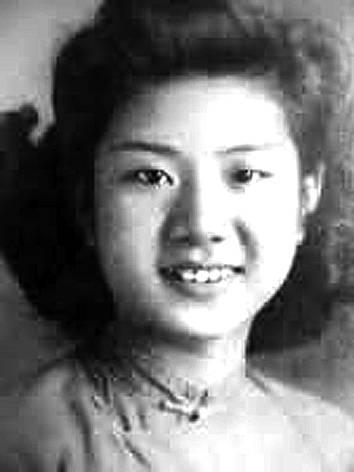 在厦门万石岩烈士陵园，安息着一位名叫刘惜芬的年轻女性，她1924年出生1949年