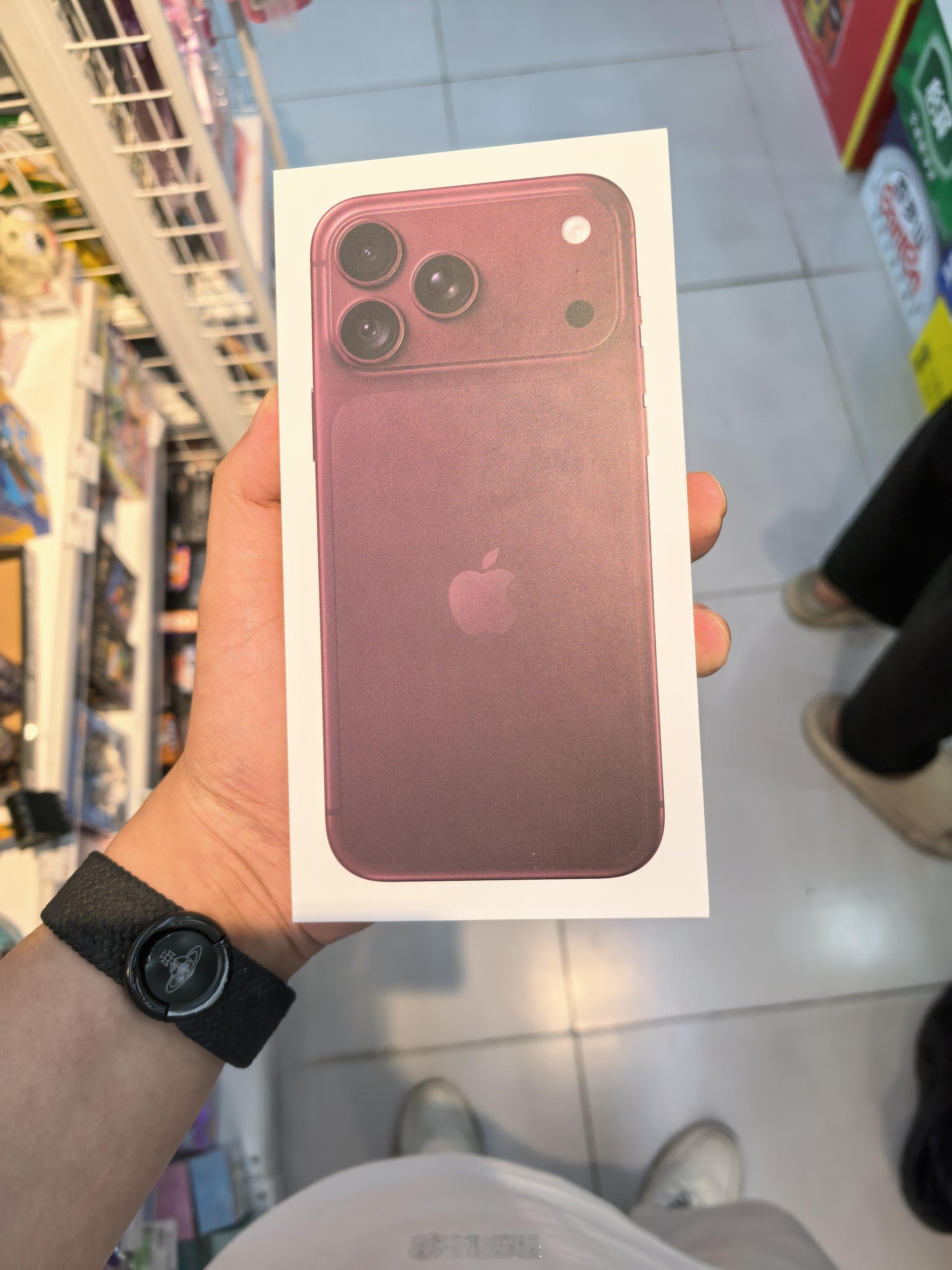 iPhone18 Pro用户到手大家的18Pro都拿到手了没[偷乐] ​​​
