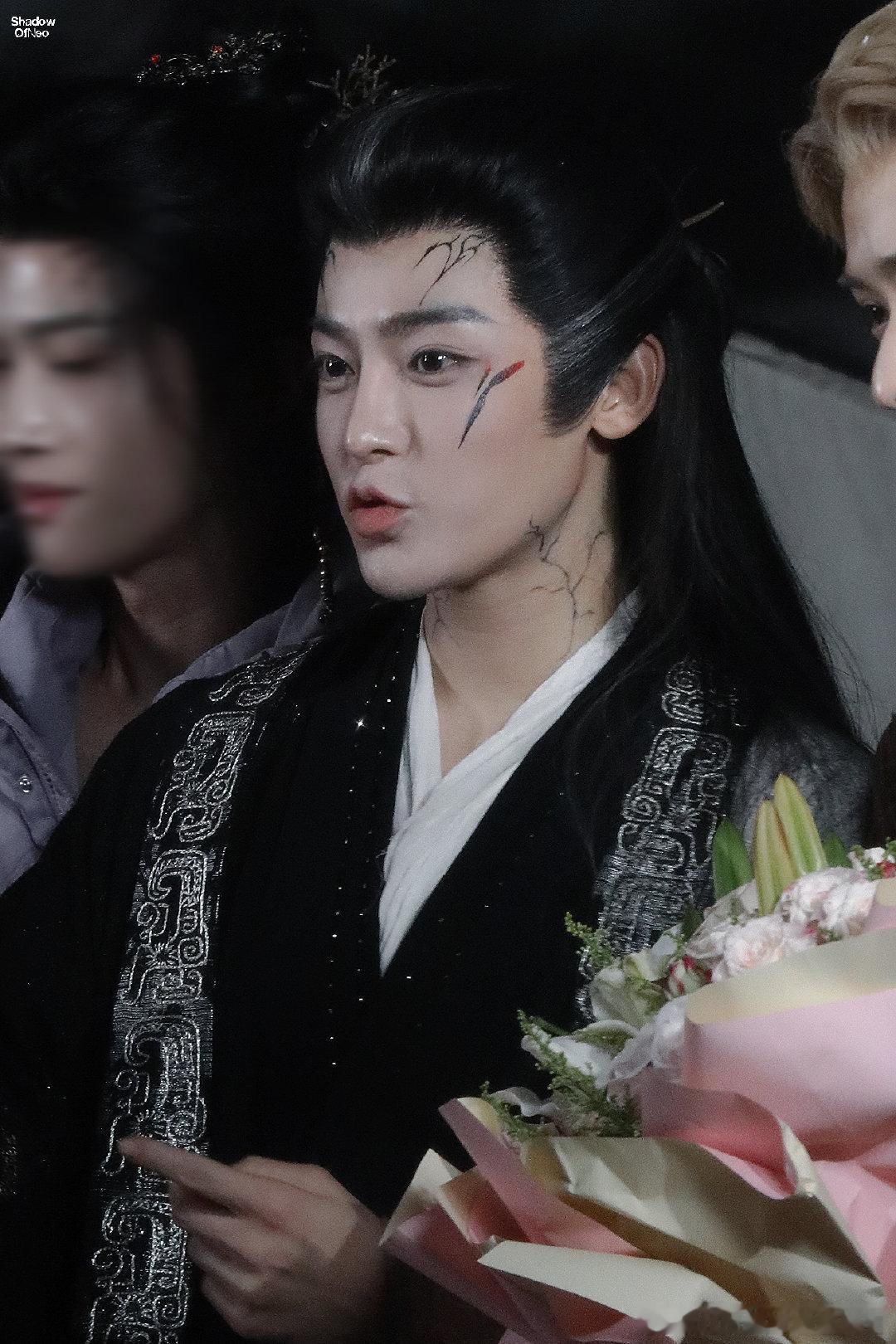 大梦归离侯明昊、陈都灵、程潇、田嘉瑞杀青照和杀青合影（女生组昨天杀青，男生组今天