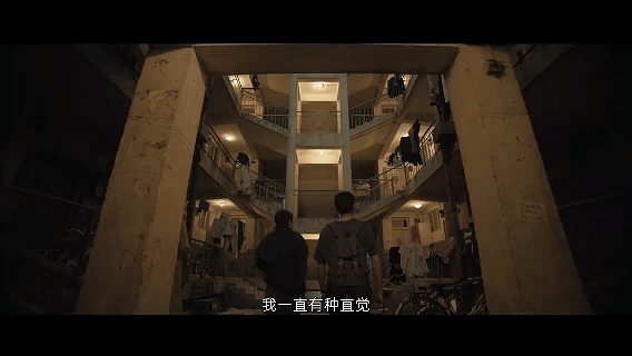 潘粤明王鹤棣新剧三班倒潘粤明王鹤棣在新剧赶上三班倒了一栋楼里藏了18年的秘密，潘