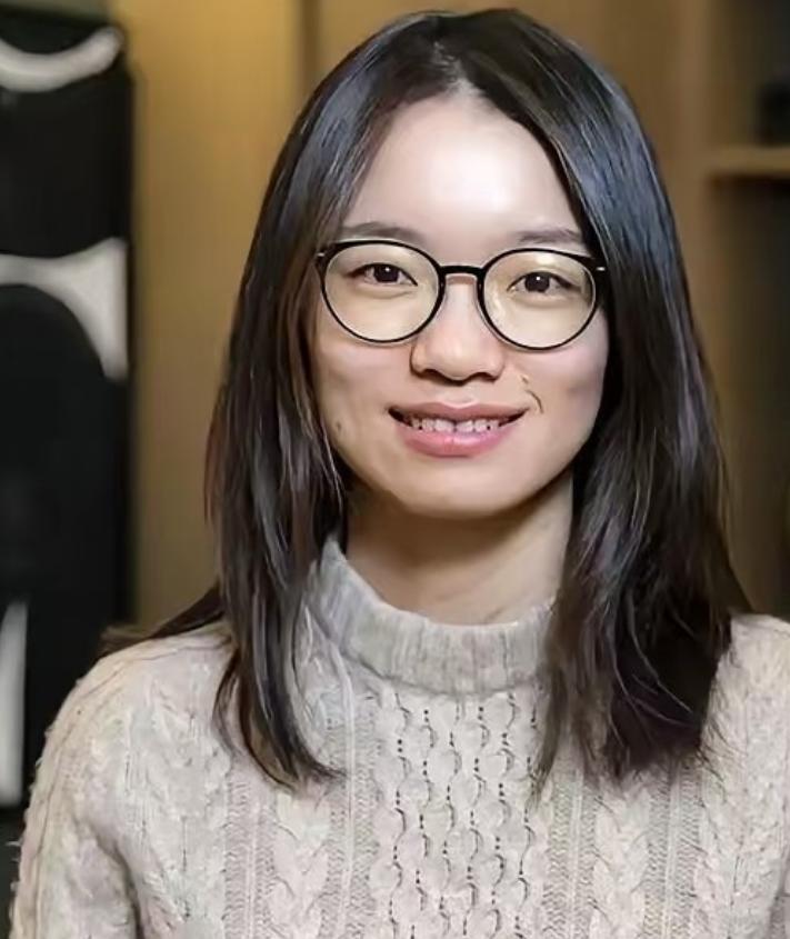 王虹这个人，完全经不起细究，因为仔细查一查就会发现，她实在是太令人敬佩了。

主