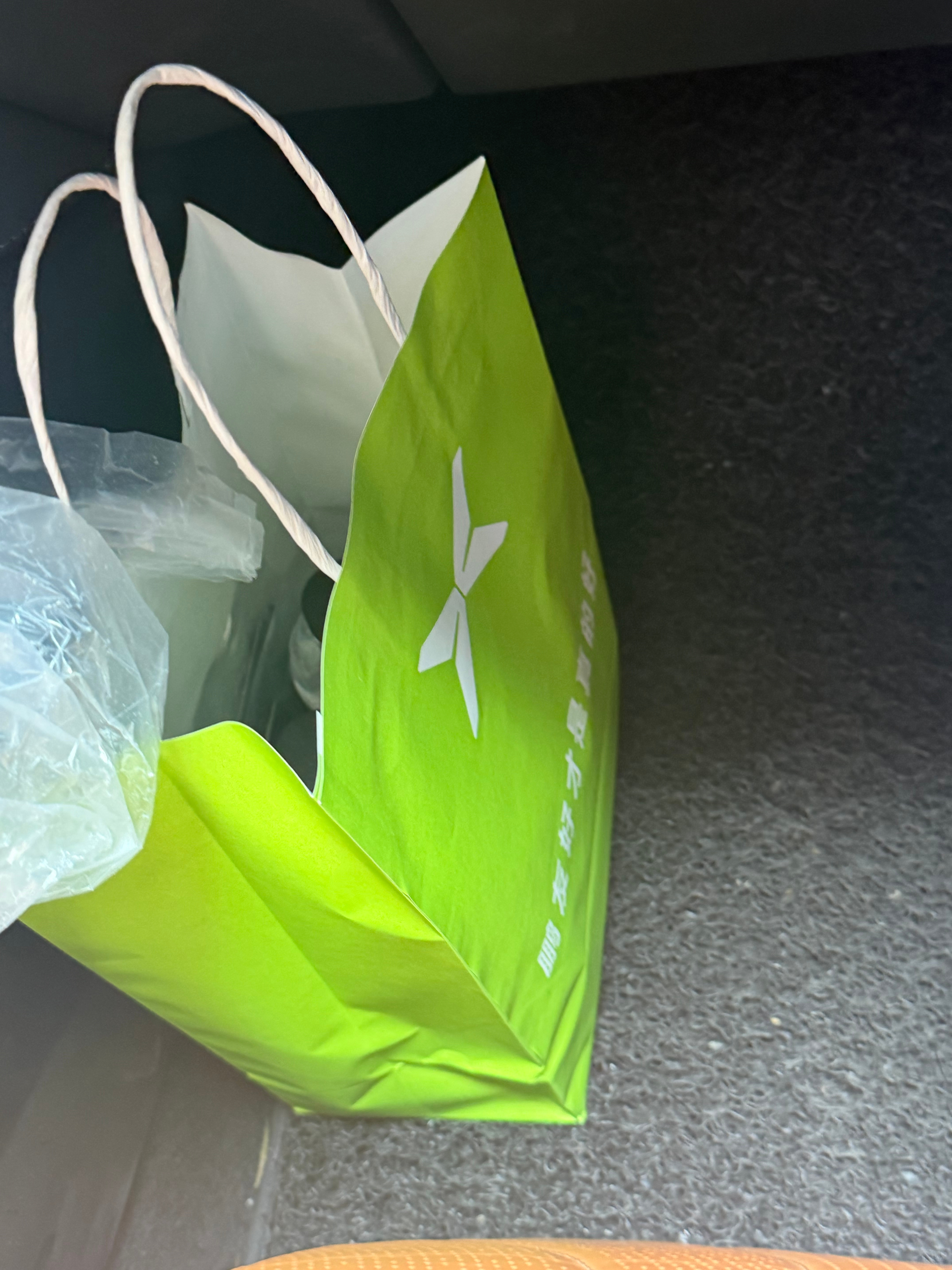 打车去吃烤鸭打到一台小鹏G9太舒服了鹏友好，才是真的好 