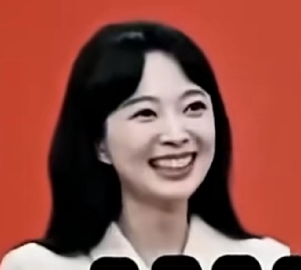 新华社美女记者张扬名言：走过的只是冰山一角，看见的也不过是世间的沧海一粟 。
评