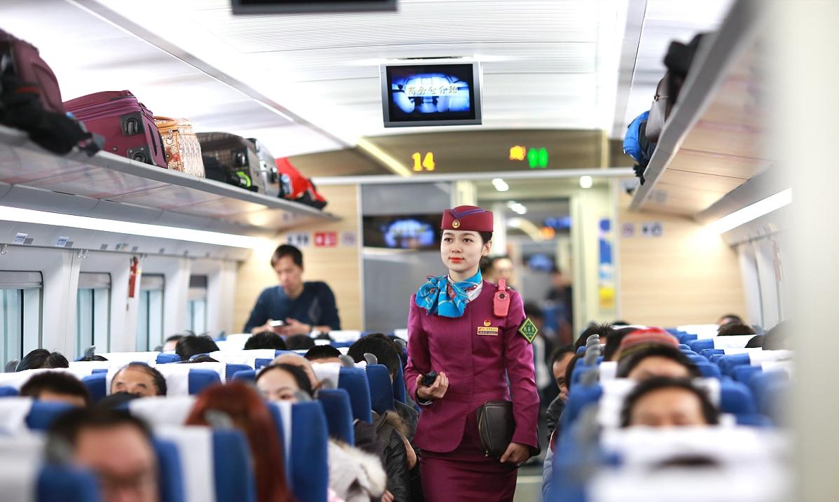 12306回应取消靠窗选座

12月2日，12306回应取消靠窗选座登上热搜，起