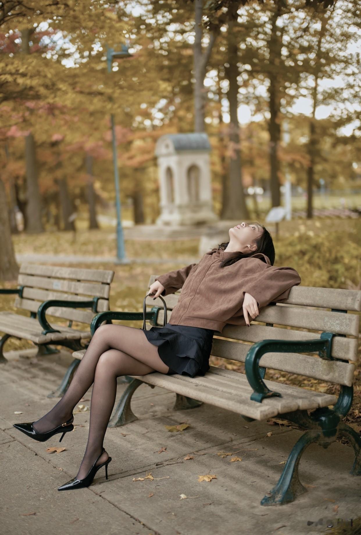 中年女人如何穿搭显高级,优雅?甩掉油腻标签。和质感差、款式旧的老年装比，优衣库经