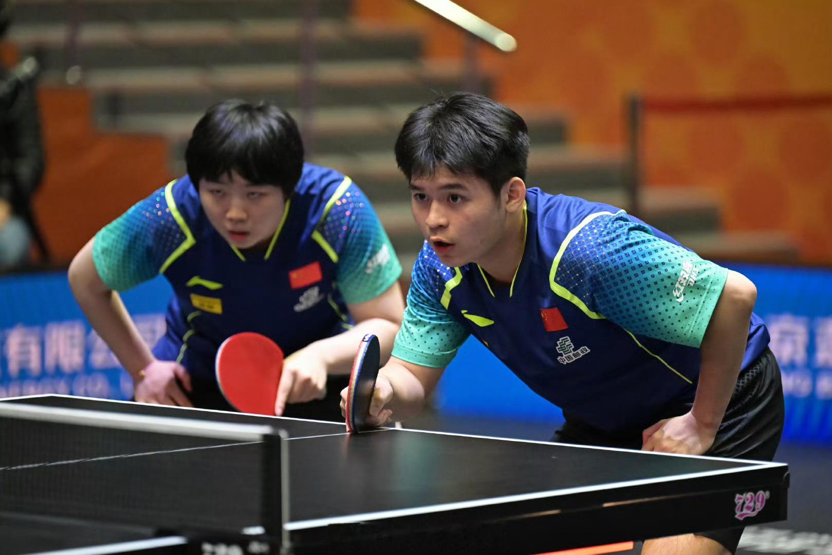 恭喜林诗栋蒯曼晋级亚锦赛进决赛！小石头真的是强！成长速度太快啦[赞]#林诗栋蒯曼