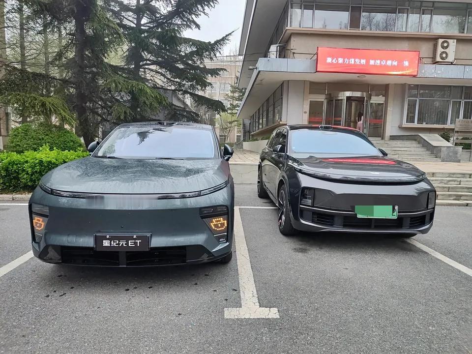 大家看看，星纪元ET的气场，感觉完全不输理想和奔驰GLE，甚至更强有没有？