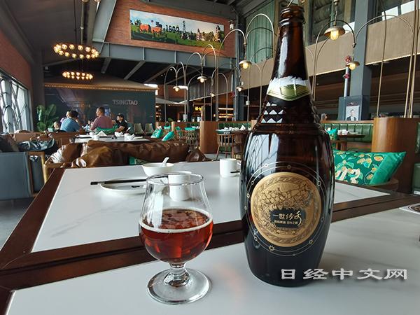 1399元的啤酒


青岛啤酒的最高端产品“一世传奇”（1.5L）的售价高达13