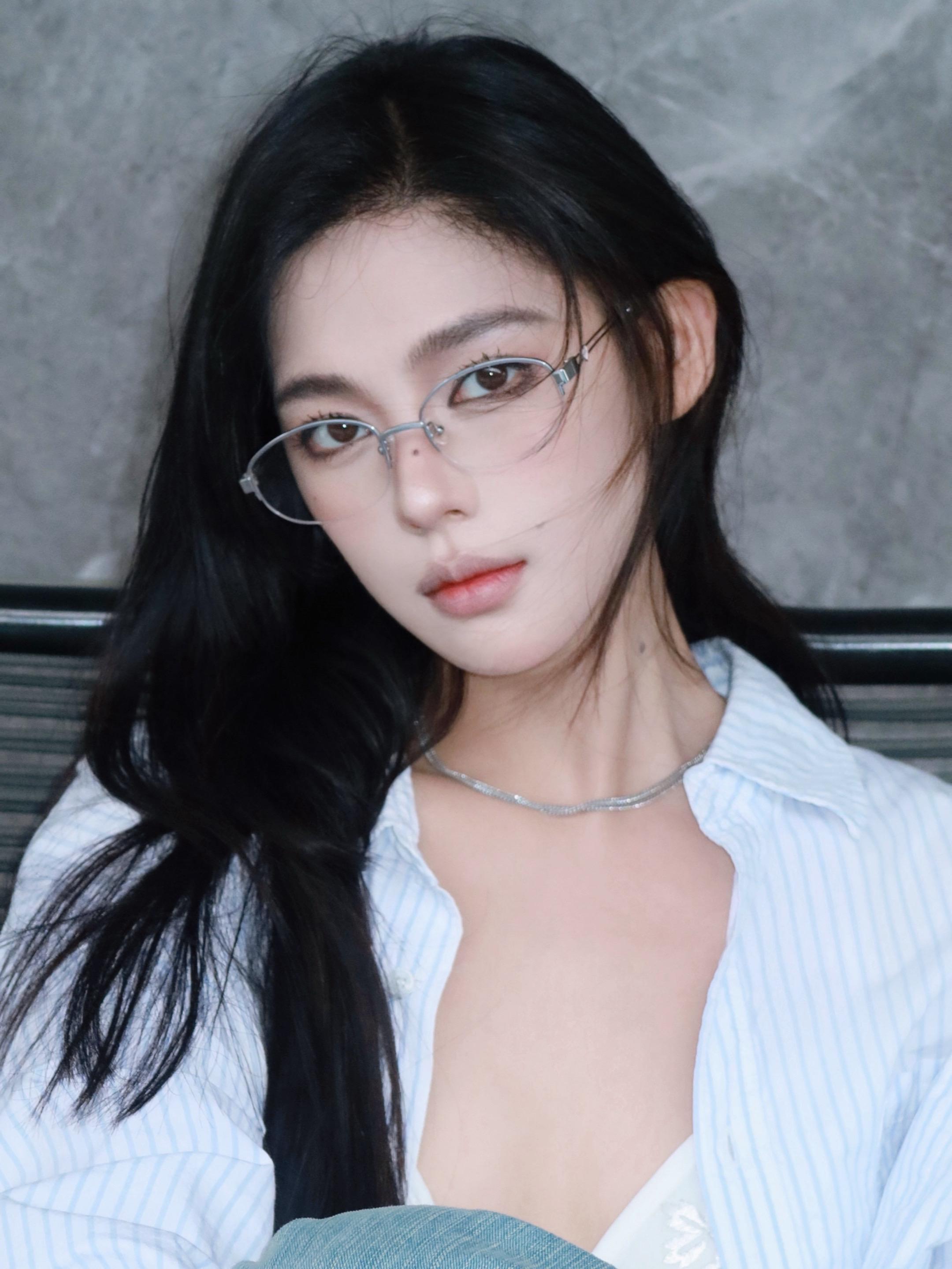 Ins氛围感电竞文女主。