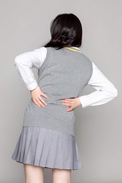 女子左臀疼了一个月洗澡时挤出针头