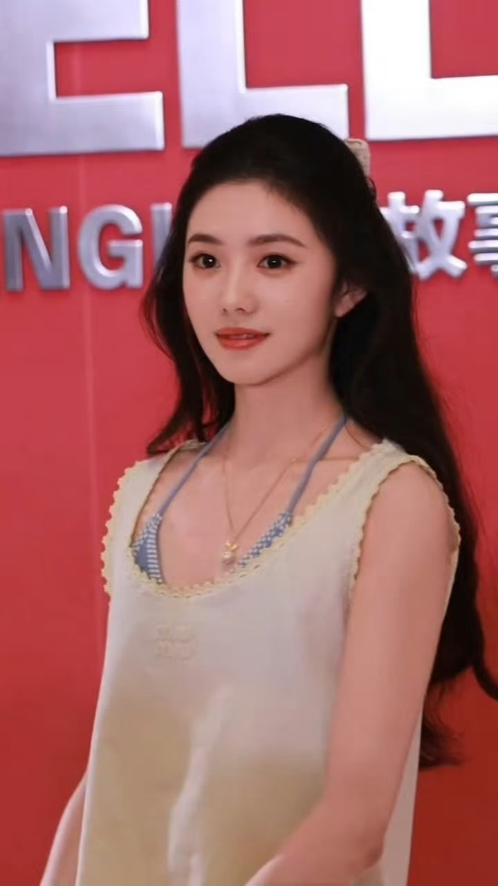 刘浩存、赵今麦miumiu活动图，谁赢了