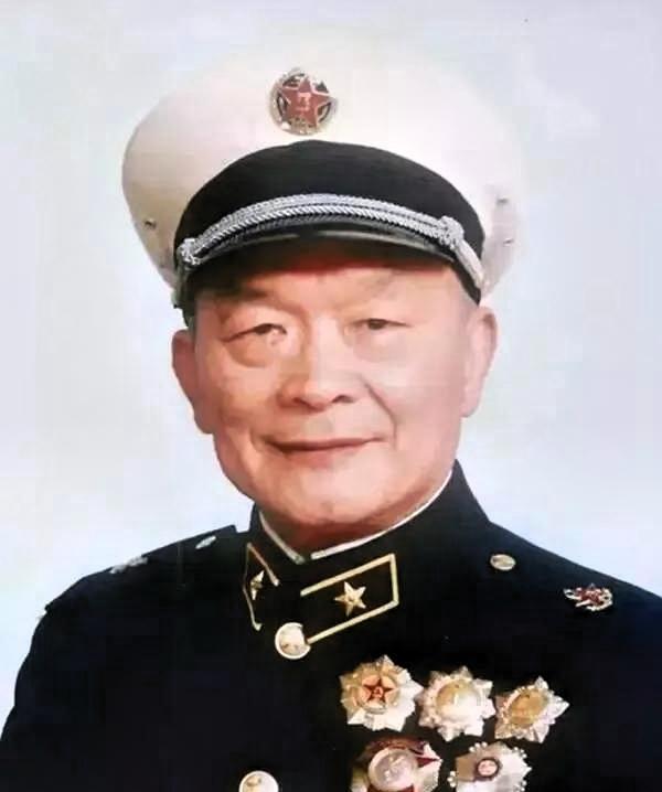 “飞将军”李文模：从长征中的“红小鬼”到东海舰队副司令员。

李文模（1925—