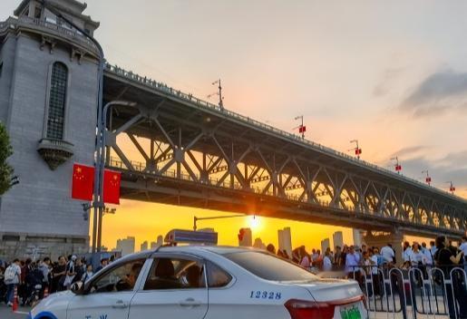 中国发展到了什么程度？
 
说白了，中国现在的发展程度，就是把人类历史上最奢侈的